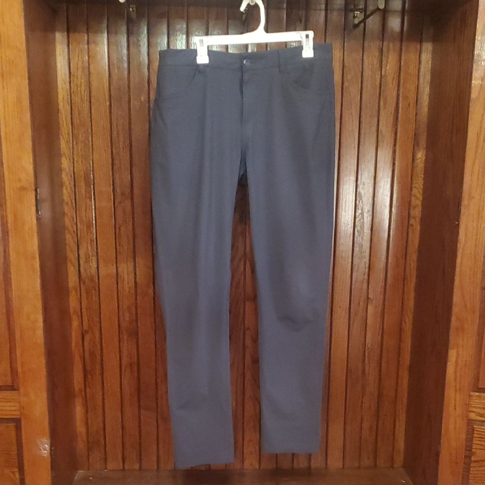 VUORI MEN'S SIZE 34 Stylish Gray Pants